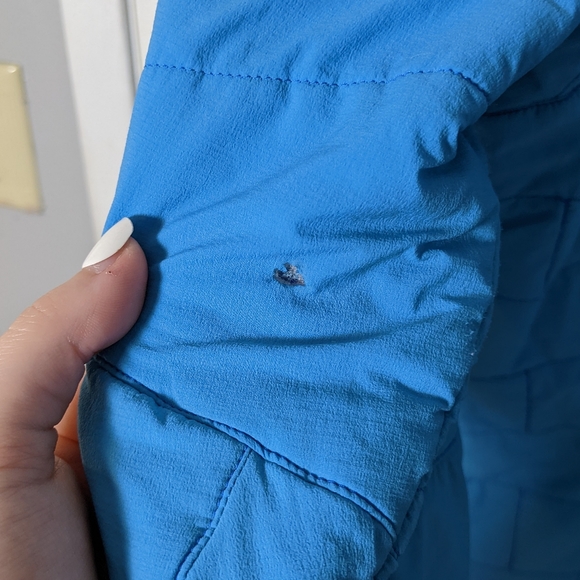 Patagonia Women's Nano Air Hoodie Insulated Jacket in Curacao Size S *worn* - Picture 10 of 11